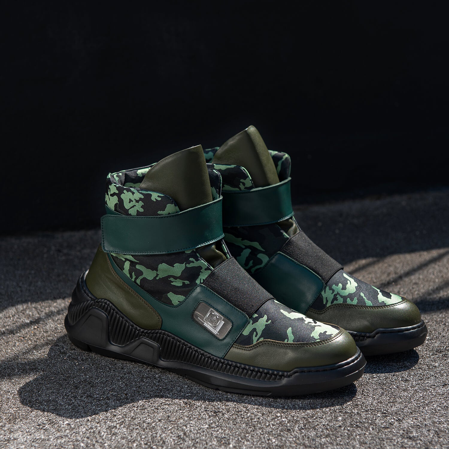 Timberland Work Boots  Monumental Auctions - Derby Pick Up - CS - HIGH  QUALITY SHEETS, LOUIS VUITTON, METAL DECOR, CORNHUSKERS, GREEN BAY PACKERS,  FURREAL, XBOX, LEGO, DOLLS, NIKE, TOMMY HILFIGER, AMERICANA